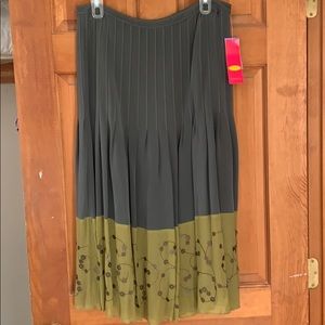 Bloomingdales Sz 12 Gorgeous Silk Designer Long Skirt NWT